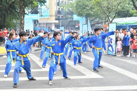 Hơn 230.000 người tham gia phát động phong trào tập luyện thể thao