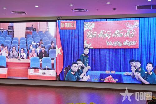 Bệnh viện Quân y 175 chúc Tết cán bộ, nhân viên y tế ở Bệnh xá đảo Trường Sa Bệnh viện Quân y 175 chúc Tết cán bộ, nhân viên y tế ở Bệnh xá đảo Trường Sa