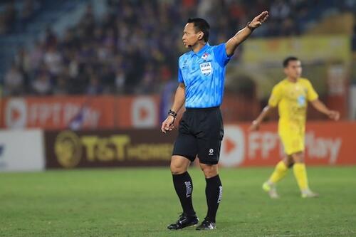Trọng tài ngoại điều hành hai trận đấu vòng 19 V.League