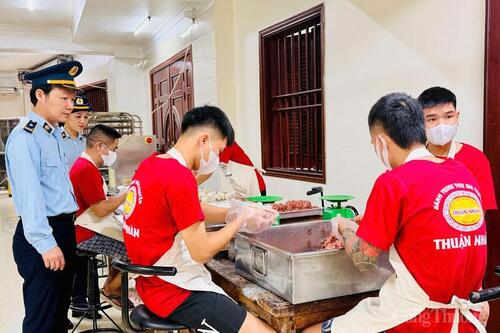 Thanh Hóa siết chặt kiểm soát thị trường dịp Trung thu
