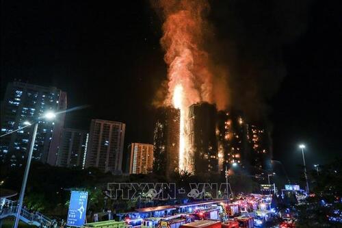 Vụ cháy chung cư ở Hong Kong (Trung Quốc): Số người thiệt mạng vẫn chưa dừng lại