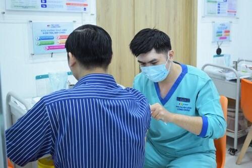 Người mắc bệnh nền vật lộn với cúm A, bác sĩ lên tiếng báo động