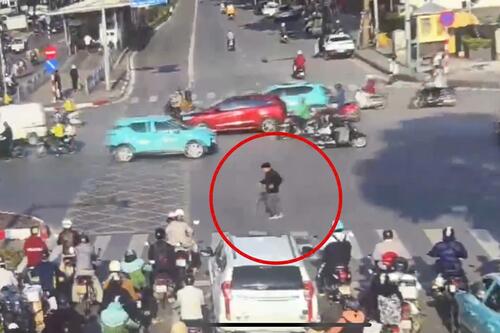 Hà Nội: Nhờ camera AI hỗ trợ cụ ông đi lạc về nhà an toàn