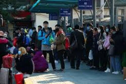 Giảm gánh nặng vé tàu xe dịp Tết