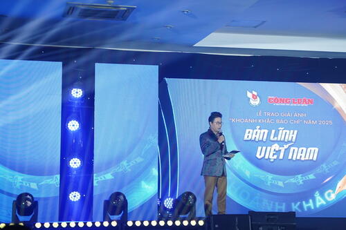 Khai mạc triển lãm 'Khoảnh khắc báo chí' năm 2025