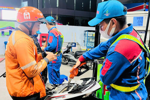 Giá xăng dầu hôm nay 6/1/2026: Tăng gần 2%