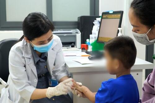 Y tế chất lượng cao đến gần với người dân