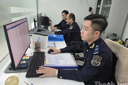 Hải quan Khu vực X “căng mình” chống buôn lậu trước thềm Tết Bính Ngọ