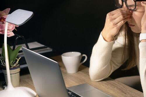 Mệt mỏi kéo dài tưởng bình thường, hóa ra là dấu hiệu thiếu vitamin D