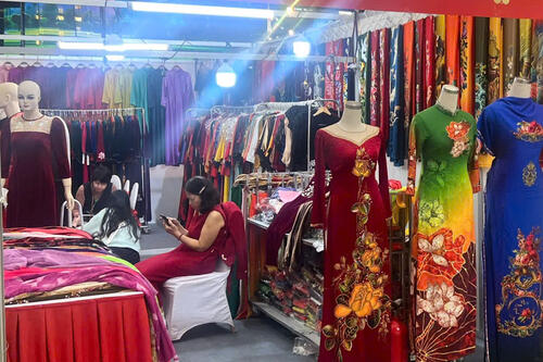 Áo dài Việt tỏa sắc trong không gian Hội chợ Mùa Xuân 2026