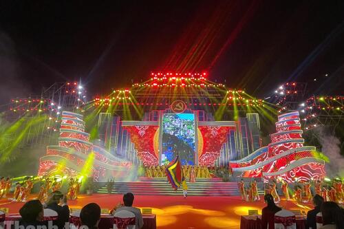 Phú Thọ bắn pháo hoa tại 3 phường Việt Trì, Vĩnh Phúc, Hòa Bình