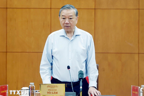 Tiếp tục kiên quyết, kiên trì đấu tranh phòng, chống tham nhũng