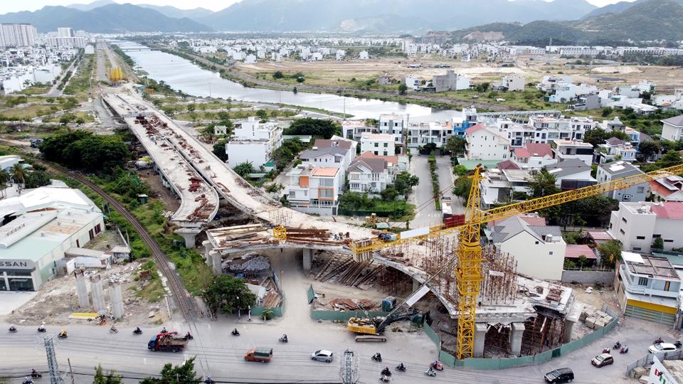 Dự án khi hoàn thiện sẽ kết nối với đường vành đai 2  có tổng vốn đầu tư khoảng 1.200 tỷ đồng.