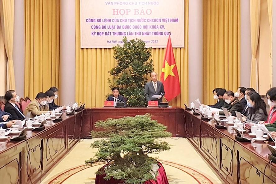 Quang cảnh cuộc họp báo công bố Luật