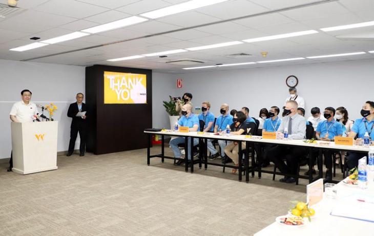 Chủ tịch Vương Đình Huệ phát biểu tại chuyến thăm Công ty gỗ Wanek KCN VSIP 2