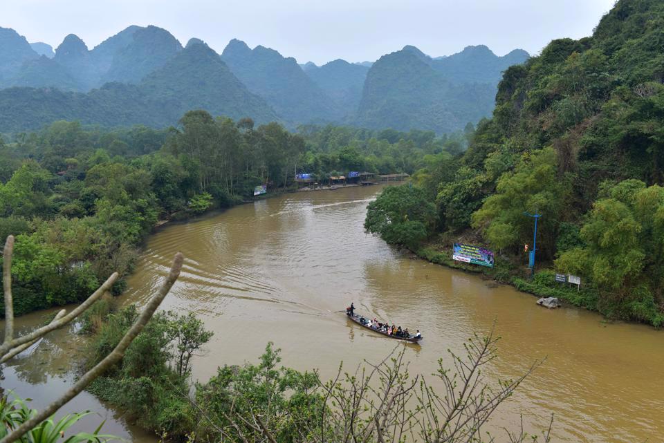 Chùa Hương vắng lặng trọng dịp Tết Nguyên đán Nhâm Dần.