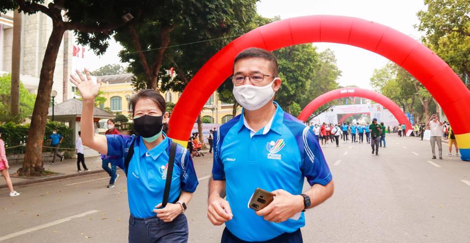 Đại diện các đại sứ quán của 11 quốc gia Đông Nam Á tham gia chạy hưởng ứng tại lễ phát động.