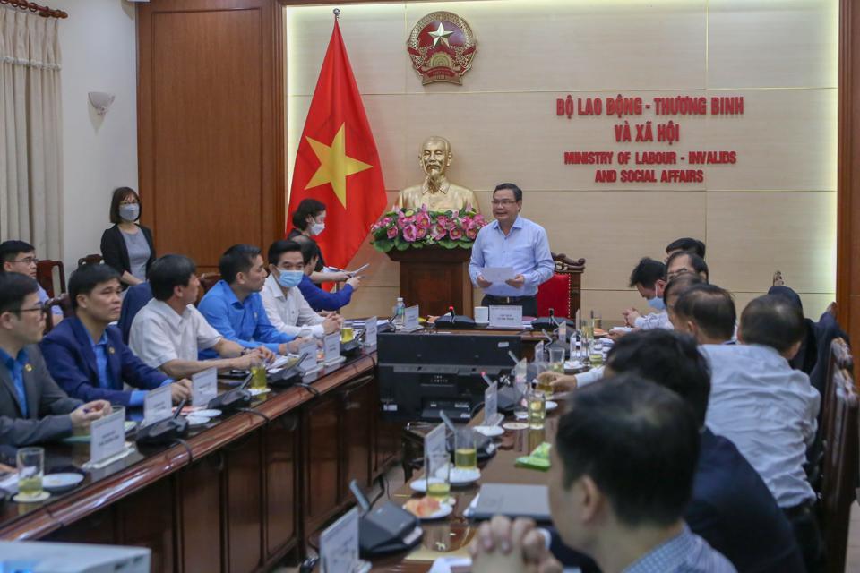 Hội đồng Tiền lương quốc gia họp chốt tăng lương tối thiểu từ 1/7/2022, mức 6,0%.