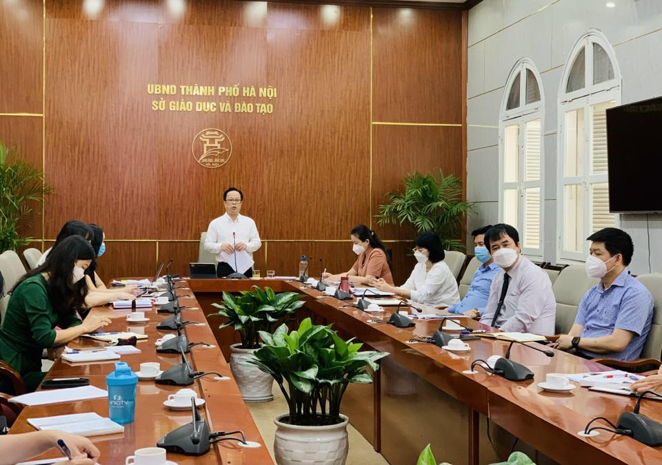 Giám đốc Sở GD&ĐT Hà Nôi Trần Thế Cương chủ trì hội nghị