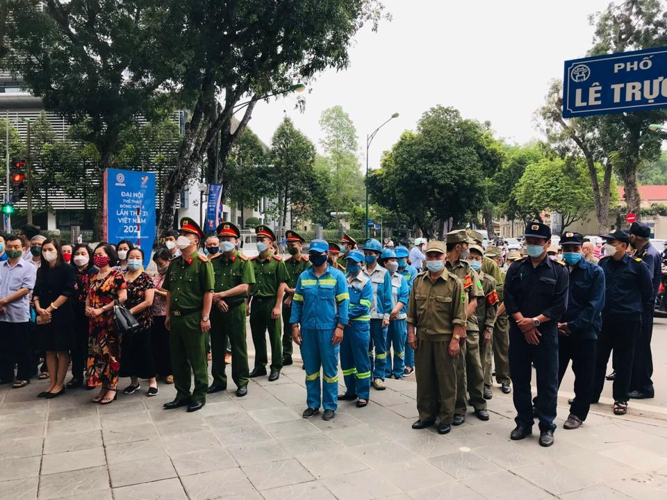 Phường Điện Biên ra quân đợt cao điểm đảm bảo cảnh quan đô thị trên địa bàn. 