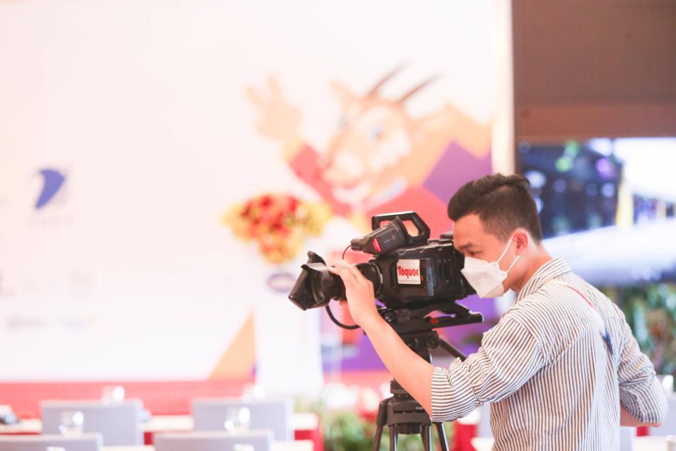 Được biết, mỗi ngày Ban tổ chức sẽ xuất bản 1 bản tin SEA Games 31 bằng tiếng Việt và tiếng Anh để cập nhật đầy đủ nhất thông tin về Đại hội. 