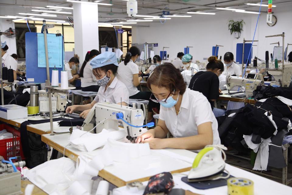 Dây chuyền sản xuất của Tổng Công ty May 10. Ảnh: Thanh Hải