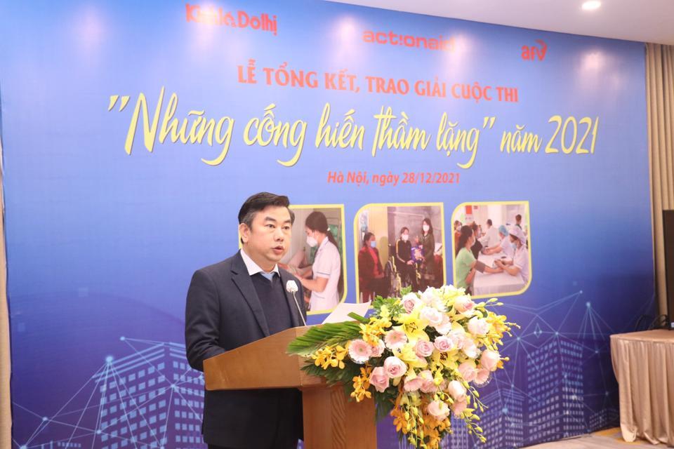 Tổng biên tập báo Kinh tế & Đô thị Nguyễn Minh Đức mong muốn các cơ quan, ban ngành TP, Trung ương, báo chí tiếp tục ủng hộ cuộc thi “Những cống hiến thầm lặng” năm 2022 để lan tỏa những việc làm tốt, những sáng kiến và giải pháp hay. 