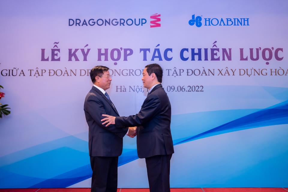 Tập đoàn Xây dựng Hòa Bình và Tập đoàn DragonGroup kí kết hợp tác chiến lược  - Ảnh 2