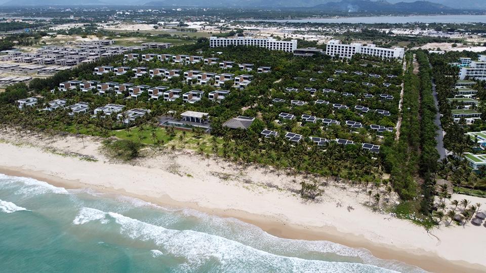 Dự án JW Mariott Cam Ranh Bay Resort & Spa có nhiều công trình xây dựng sai phép. Ảnh: Trung Vũ.