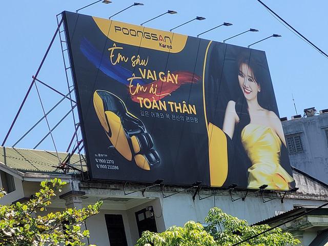 Được cấp phép kích thước 18m2  , nhưng Công ty TNHH Quảng cáo và Truyền thông RED Hà Nội lại lắp đặt bảng quảng cáo rộng hơn 30m2