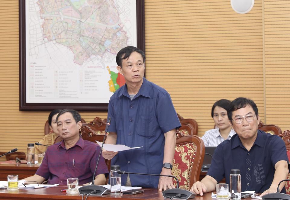 Cử tri quận Nam Từ Liêm nêu ý kiến tại buổi tiếp xúc