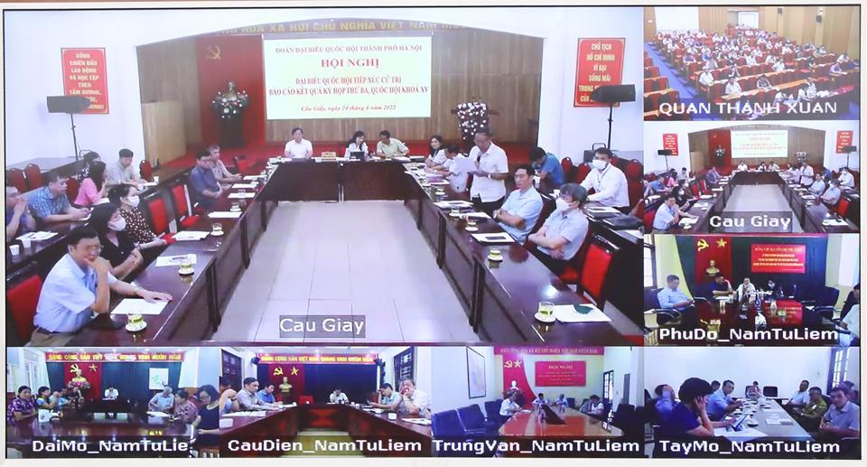 Hội nghị được tổ chức theo hình thức trực tiếp kết hợp trực tuyến tại 32 điểm cầu UBND cấp quận và các phường thuộc 3 quận