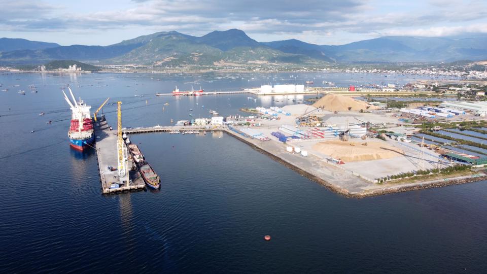 Tiểu vùng Nam Trung bộ có thế mạnh để phát triển kinh tế biển. Ảnh: Trung Vũ.