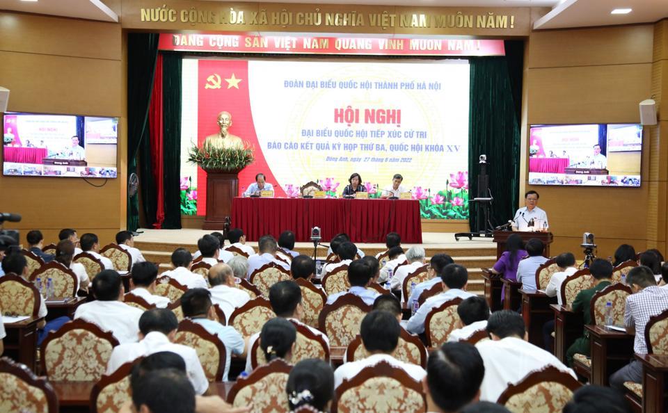 Quang cảnh buổi tiếp xúc tại điểm cầu UBND huyện Đông Anh.