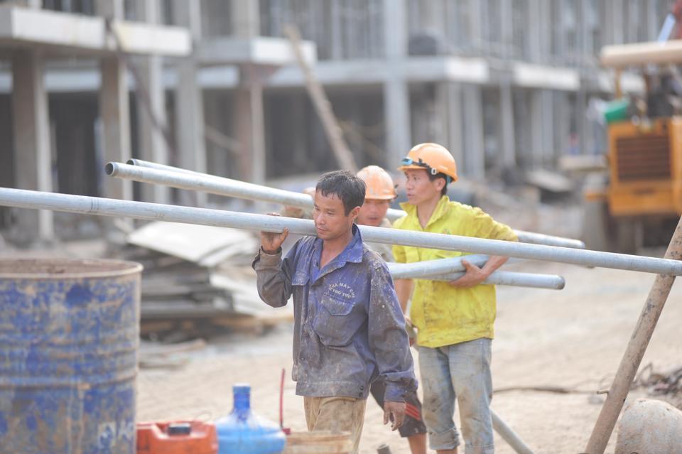 Rất nhiều địa phương giải ngân hỗ trợ tiền thuê nhà cho người lao động tiến độ chậm, đạt dưới 1% so với dự kiến. Ảnh: Phạm Hùng.