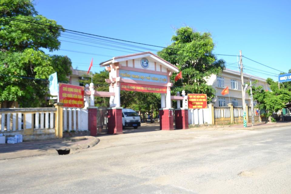 Trường THPT Lý Sơn.