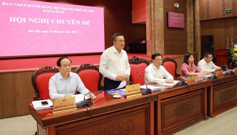 Chủ tịch UBND TP Hà Nội Trần Sỹ Thanh phát biểu tại hội nghị. 