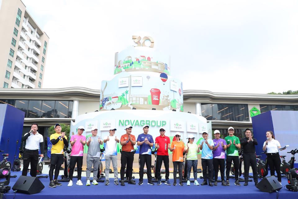  Đại diện Ban lãnh đạo phát động chương trình “Sống khỏe cùng Nova hướng tới môi trường làm việc “Work – Life Balance”