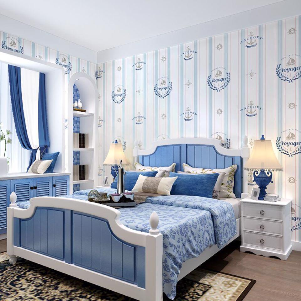 Đầu giường nên kê sát vào tường để tạo sự chắc chắn và hưng thịnh cho cuộc sống vợ chồng.