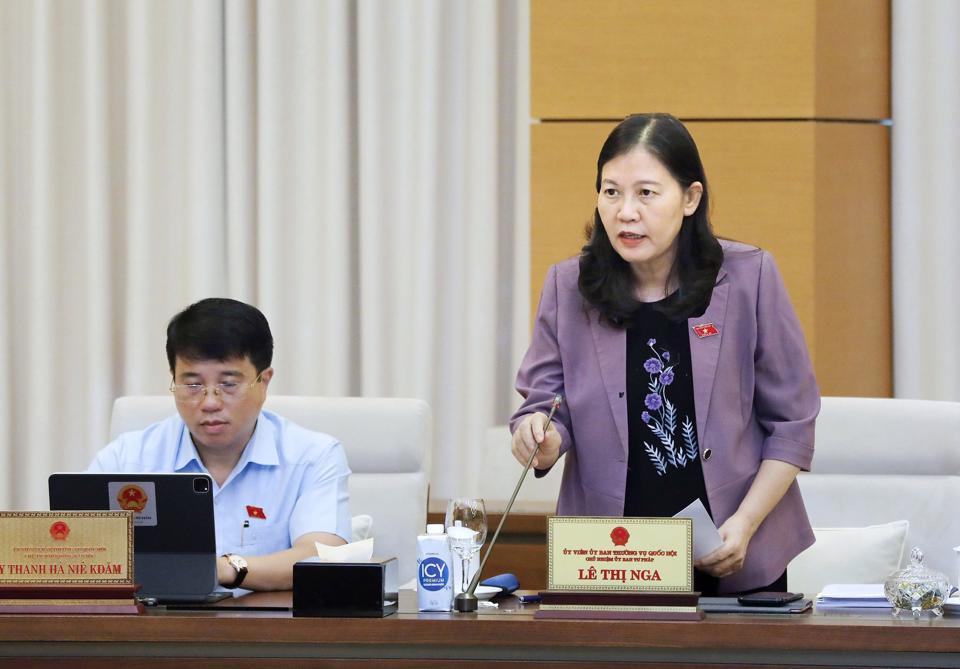 Chủ nhiệm Ủy ban Tư pháp của Quốc hội Lê Thị Nga phát biểu. Ảnh: Quochoi.vn