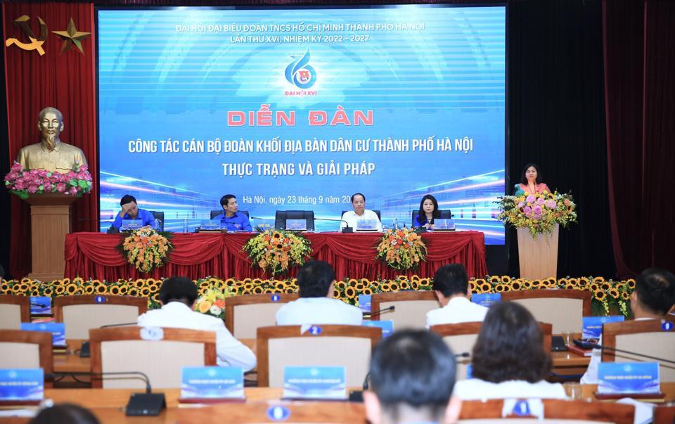 Quang cảnh diễn đàn.