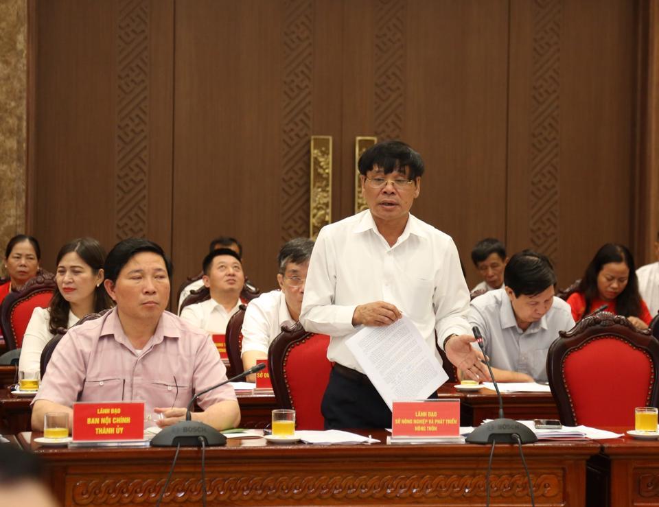 Giám đốc Sở NN&PTNT Hà Nội Chu Phú Mỹ phát biểu tại Hội nghị đối thoại với nông dân.