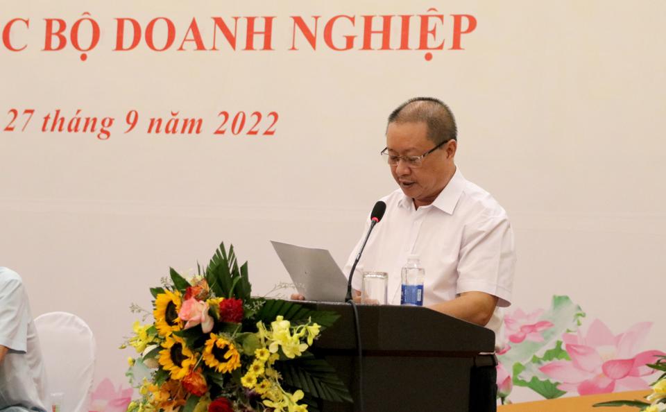 Phó Chủ tịch Thường trực Hội Đông y TP Hà Nội báo cáo tại Hội nghị