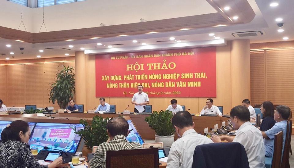 Phó Chủ tịch Thường trực UBND TP Hà Nội Lê Hồng Sơn phát biểu tại hội thảo.