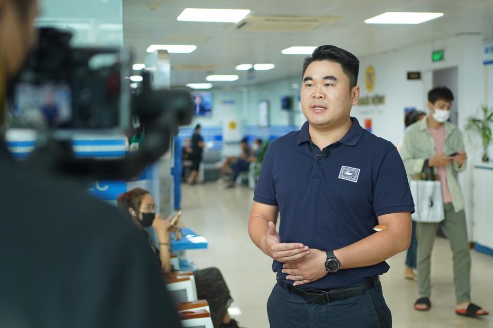 Anh Đoàn Đức Thiện - Nhân viên Công ty Cổ phần Viễn thông FPT cho biết:“Tôi ấn tượng nhất ở đây là sự chuyên nghiệp. Từ hệ thống máy móc cho đến quy trình tiếp đón và khám, tất cả mọi khâu đều diễn ra theo một quy trình rất nhanh gọn, chuyên nghiệp và các bác sĩ cũng giàu kinh nghiệm với chuyên khoa của mình”.