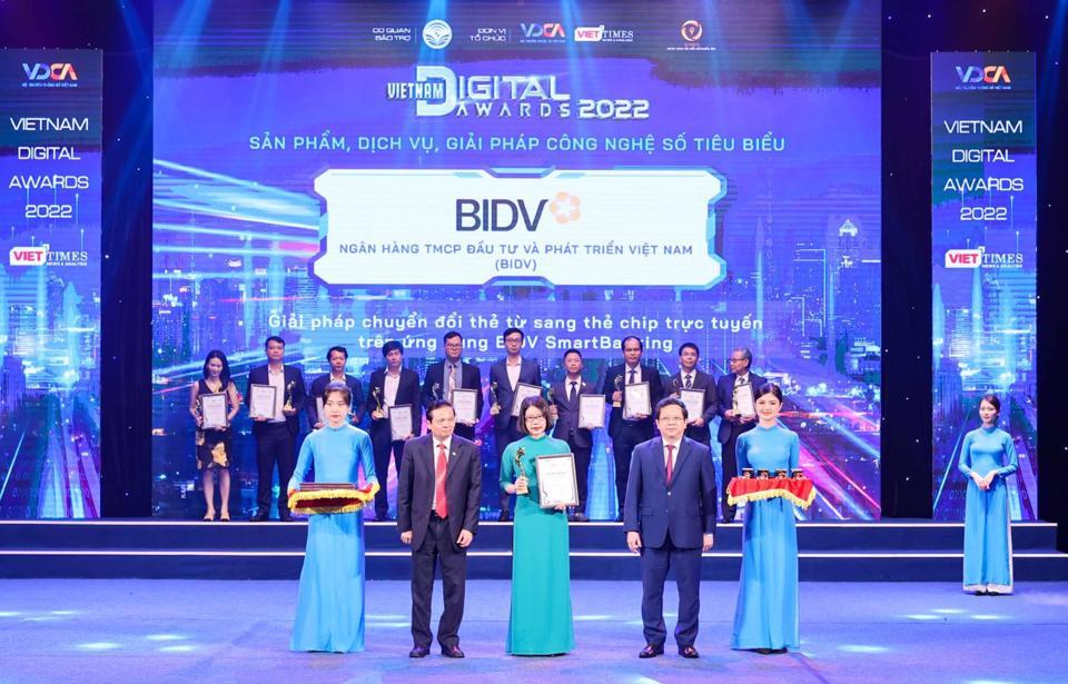 BIDV nhận giải thưởng Chuyển đổi số Việt Nam năm 2022 - Ảnh 1