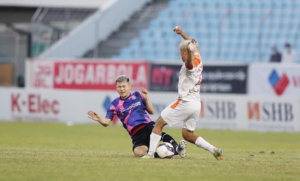 Sài Gòn tụt xuống cuối bảng xếp hạng khi để thua SHB Đà Nẵng. Ảnh: VPF.