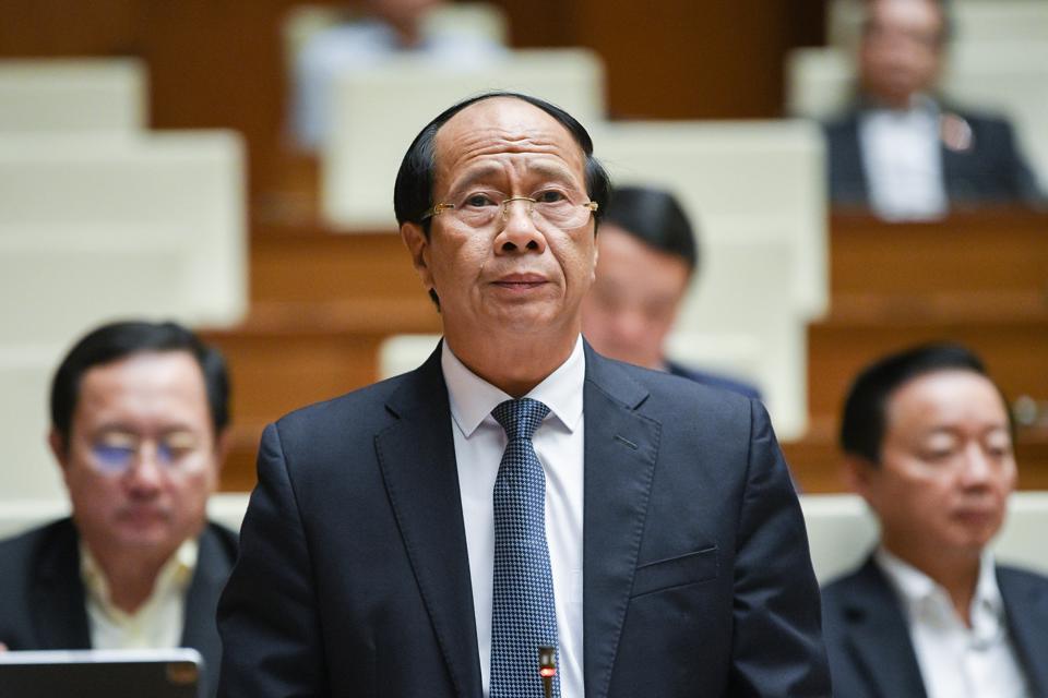 Phó Thủ tướng Chính phủ Lê Văn Thành phát biểu tại phiên chất vấn sáng 4/11. Ảnh: Quochoi.vn