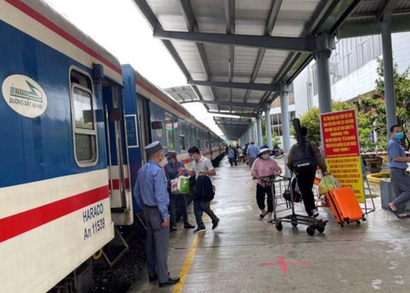  Ngành Đường sắt bổ sung thêm 3.000 vé tàu dịp Tết Nguyên đán Quý Mão 2023.