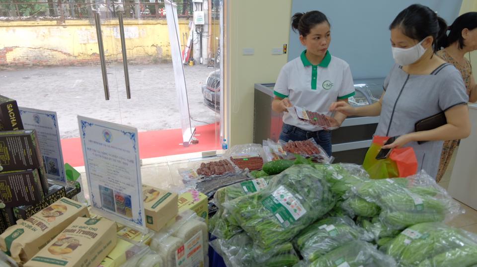 Chương trình Mỗi xã một sản phẩm đang thu hút sự tham gia của đông đảo HTX trên địa bàn Hà Nội. Ảnh: Lâm Nguyễn.